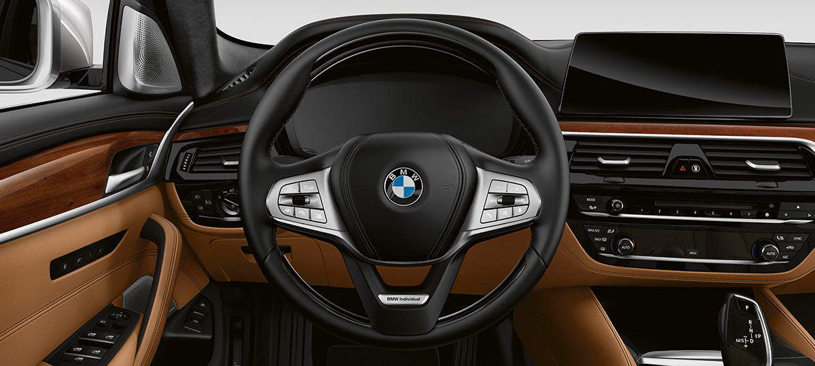 BMW Individual BMW 5 Series Sedan G30 Rhodonite Silver cockpit
